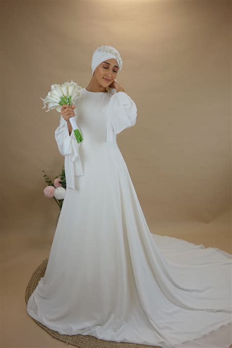 femme voilée mariage|Robes de mariées hijab I Mes Jolies Mariées